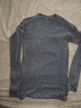 Lululemon athletica swiftly tech Charcoal Grey Long Sleeve Knit Top seamless
